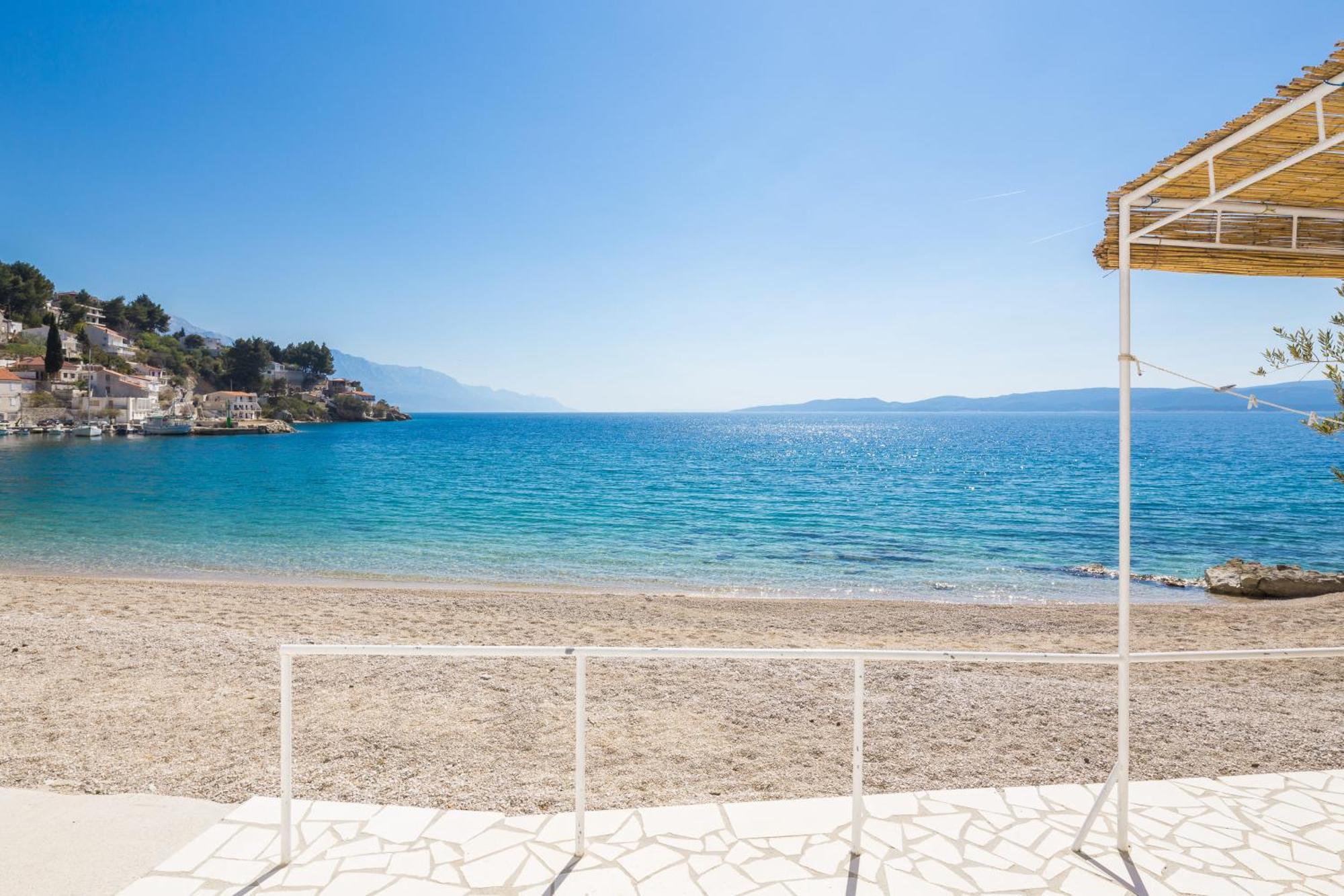 Jolara With Heated Pool Appartement