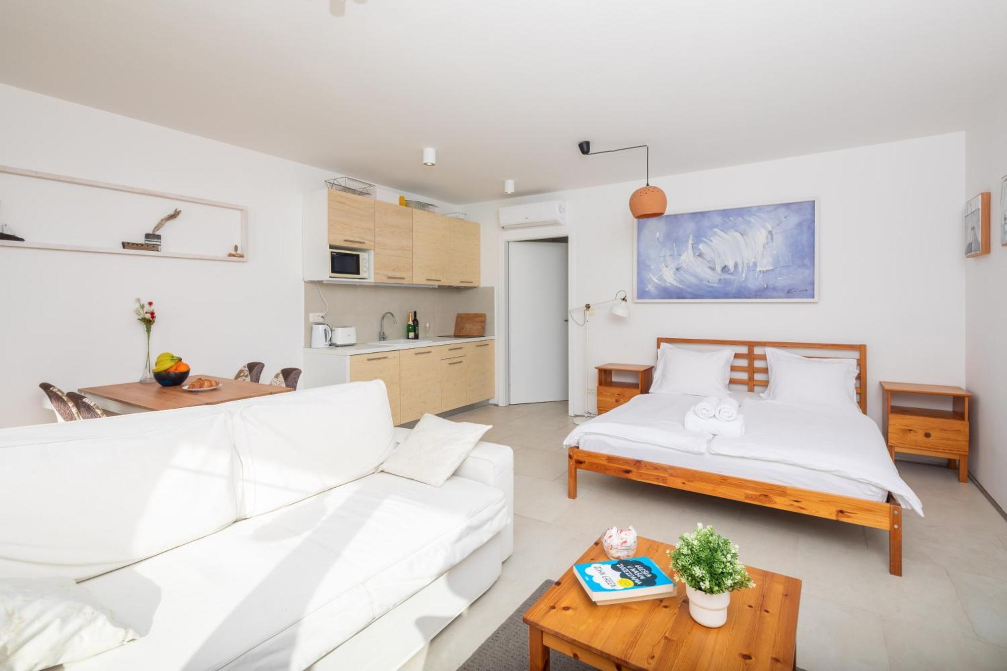 Appartement Jolara With Heated Pool