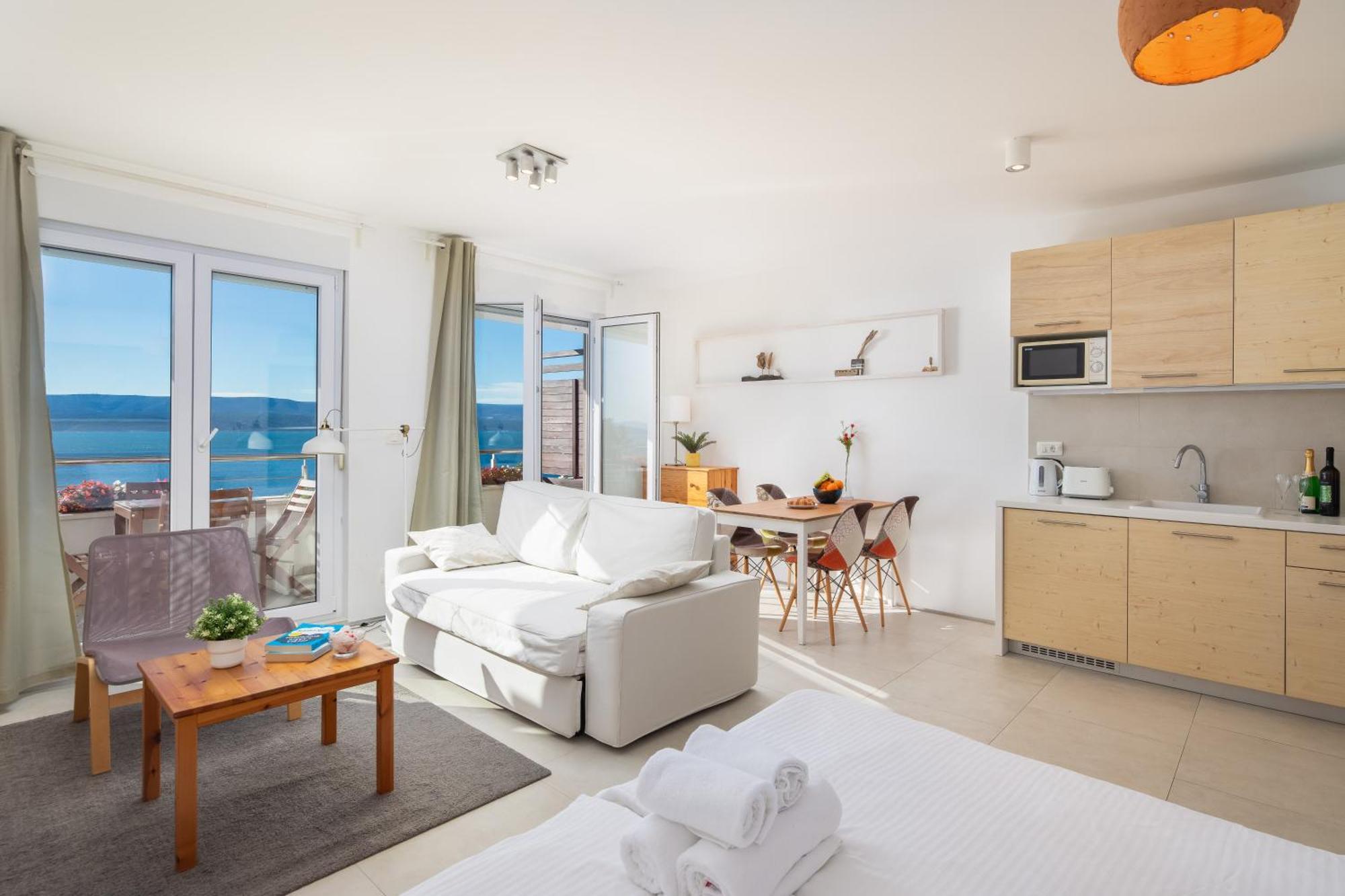 Jolara With Heated Pool Appartement